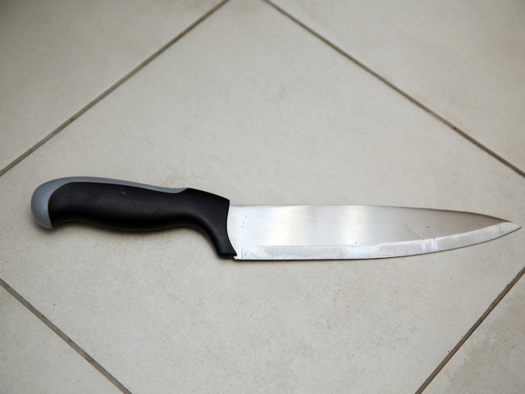 В Балашихе пенсионерка нашла в подъезде окровавленный труп