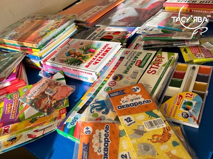 Книги, раскраски и карандаши собирают в Тазовском для детей Волновахского района