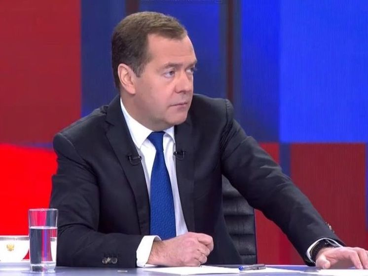 Медведев: Слова Байдена о конфликте на Украине являются абсолютным злом