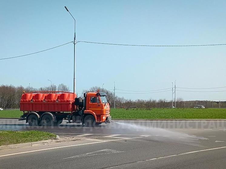 13 грузовиков в Брянске переоборудуют в поливальные машины