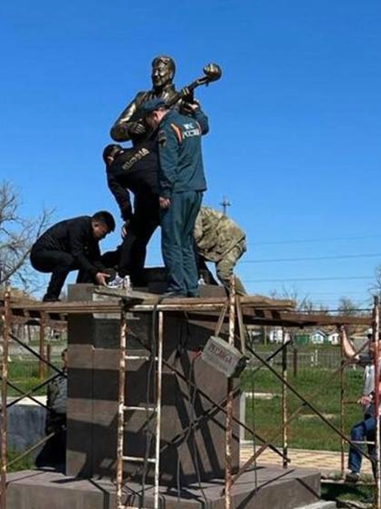 В родном районе Героя Калмыкии Аркадия Манджиева ему откроют памятник