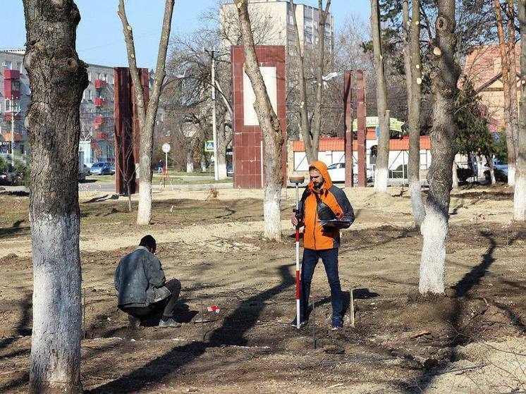 Сквер «Чернобыльцев» в Белореченском районе готов наполовину