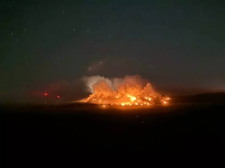 Жители Гуково вторые сутки задыхаются от едкого дыма, который идет с горящей свалки
