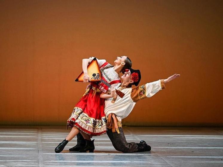Государственный ансамбль народного танца «Зори Тюмени» успешно выступил на всероссийском конкурсе