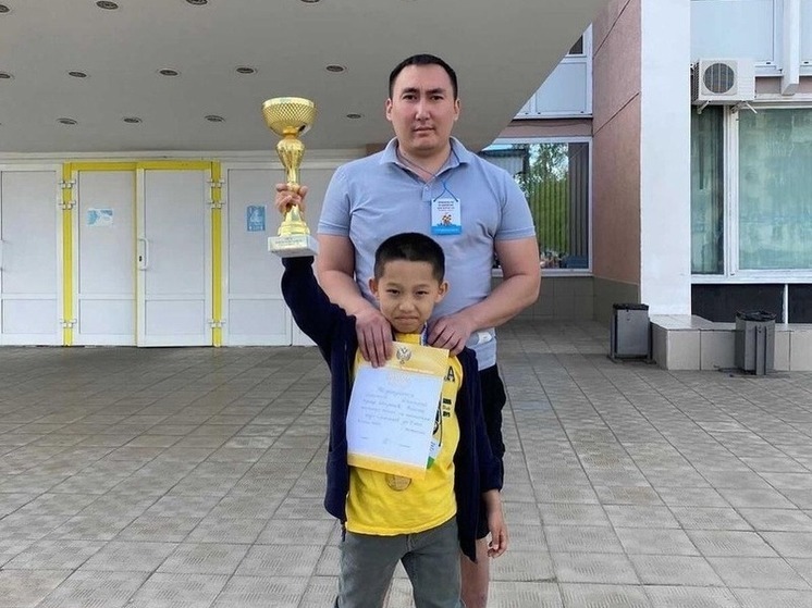 Житель Калмыкии стал лучшим шахматным тренером России