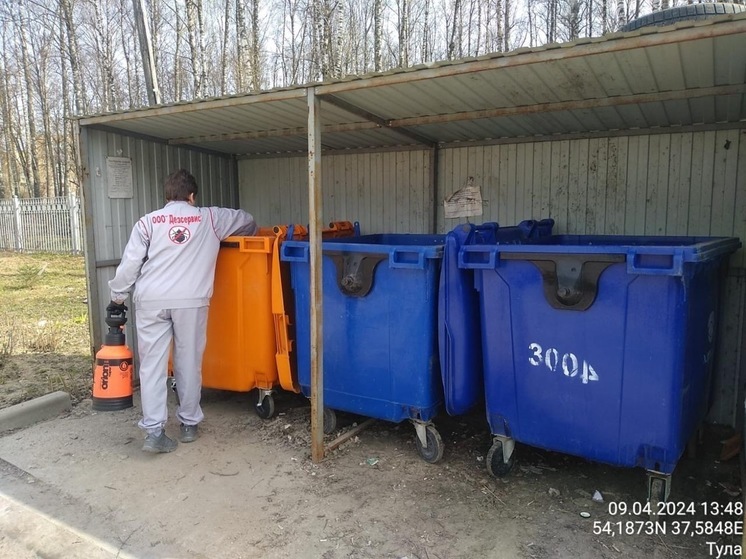 «Хартия» дезинфицирует мусорные контейнеры в Туле
