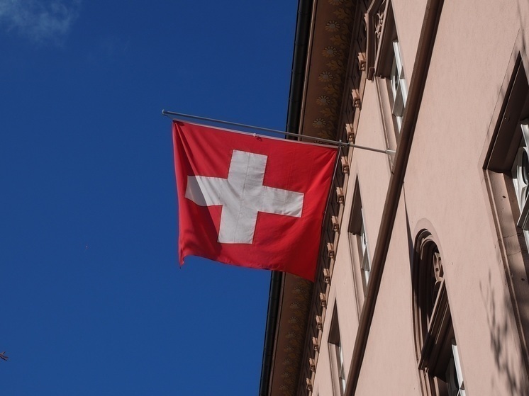 Крупнейшая партия Швейцарии призвала снять санкции, принятые без согласования с Совбезом ООН
