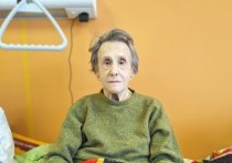 Из Елизаветинской больницы в Петербурге выписали 102-летнюю пенсионерку Нина Сахарнову, сообщил Комздрав города. Пожилая женщина – уроженка Петрограда, ленинградская блокадница, которую пользователи TikTok знают, благодаря роликам ее внучки. 