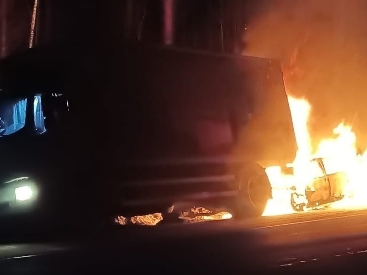 Водитель в Карелии устроил огненное ДТП, уходя от погони