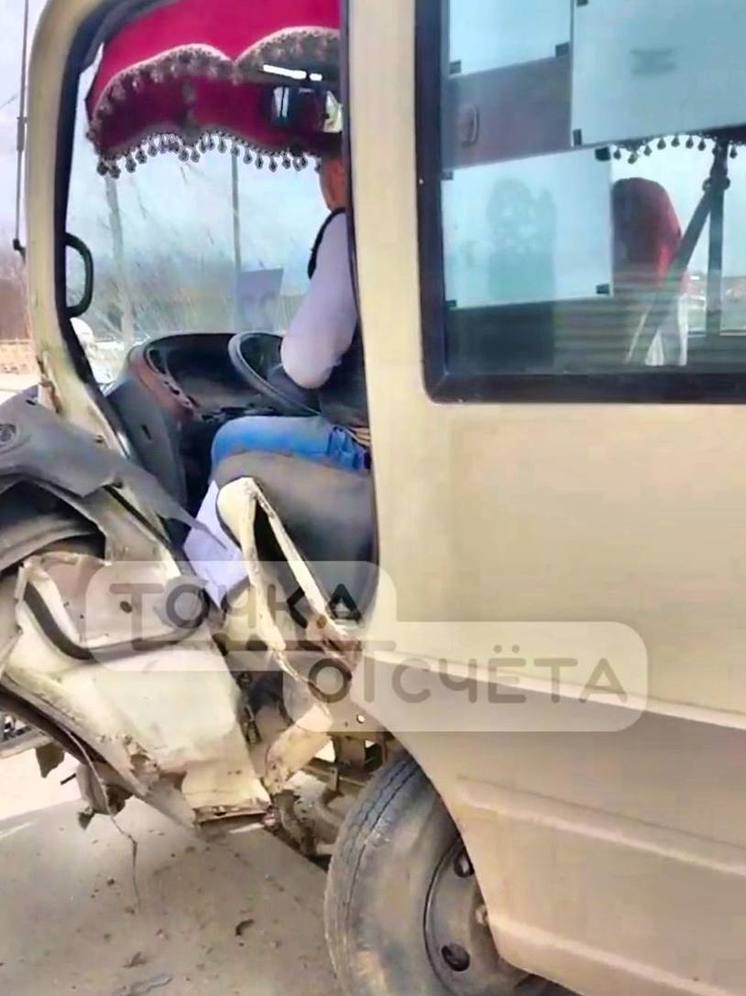 На Сахалине странное поведение водителя автобуса №22 привело к ДТП