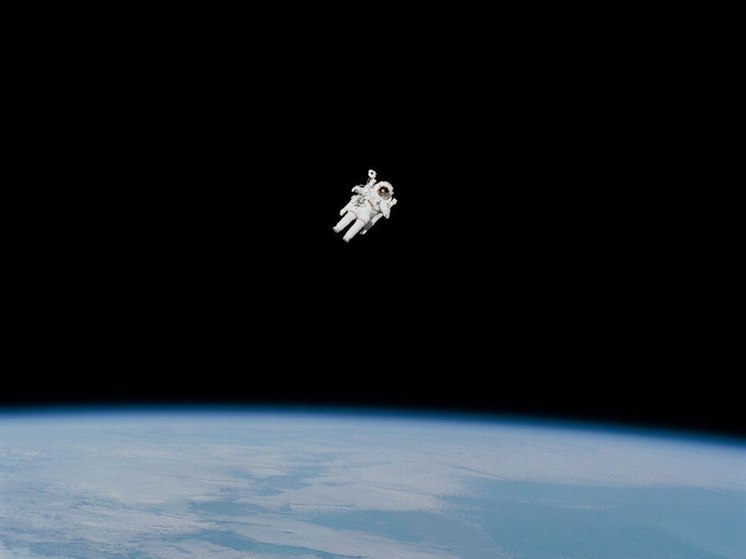 Космонавт Артемьев поздравил абаканцев с Днем авиации и космонавтики