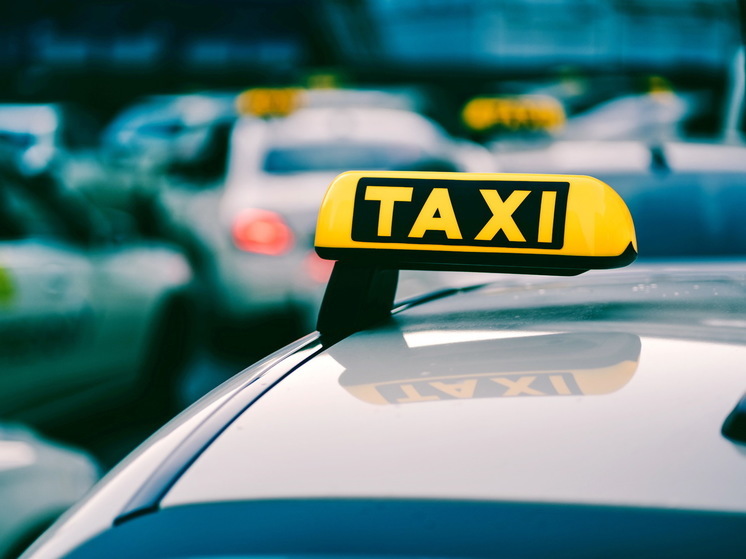 Ямальские таксисты жалуются на пассажиров, занижающих оценки