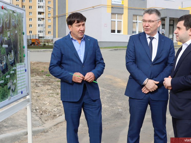 Замминистра строительства и ЖКХ РФ посетил владимирские стройки