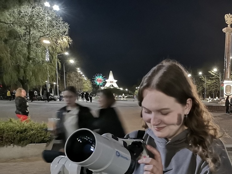 По вечерам в Брянске проходят сеансы тротуарной астрономии