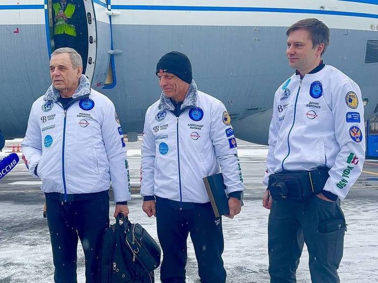 Стратонавты вылетели из Мурманска для рекордного прыжка на Северный полюс