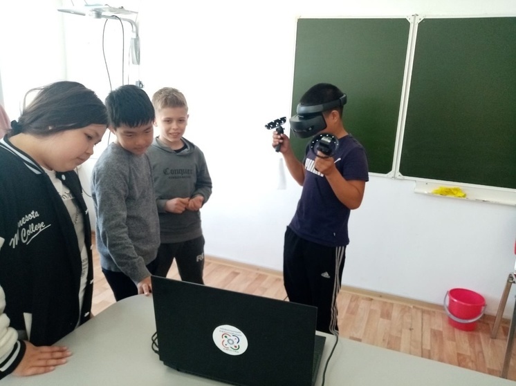 Мобильный технопарк проводит мастер-классы в районах Калмыкии