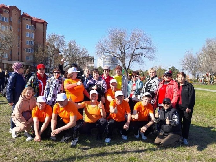 Астраханские пенсионеры приняли участие в акции к Дню здоровья