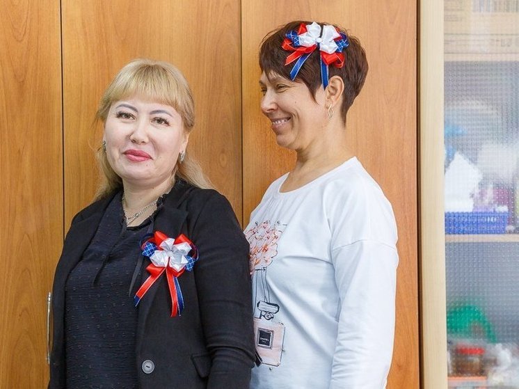 В Астрахани на площадке «Магия рукоделия» создали праздничный аксессуар