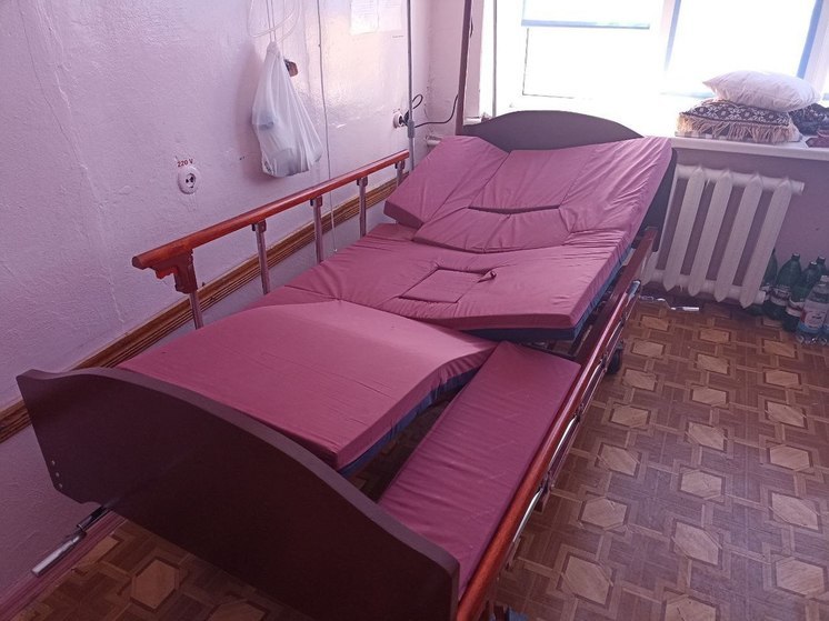 В больницу Каховки доставили функциональную кровать