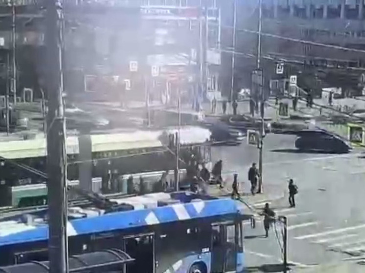 Беглов поручил разобраться в ДТП с трамваем «Довлатов» на Наличной улице