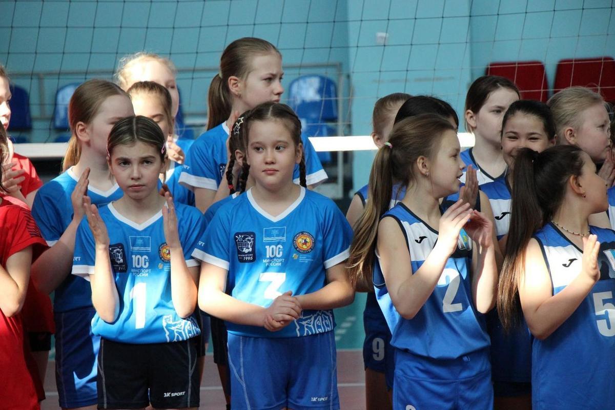 A two-day volleyball tournament “Spring Drops” began on Sakhalin