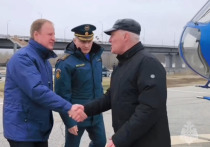 13 апреля глава МЧС России Александр Куренков и губернатор Алтайского края Виктор Томенко оценили паводковую обстановку в регионе с воздуха.