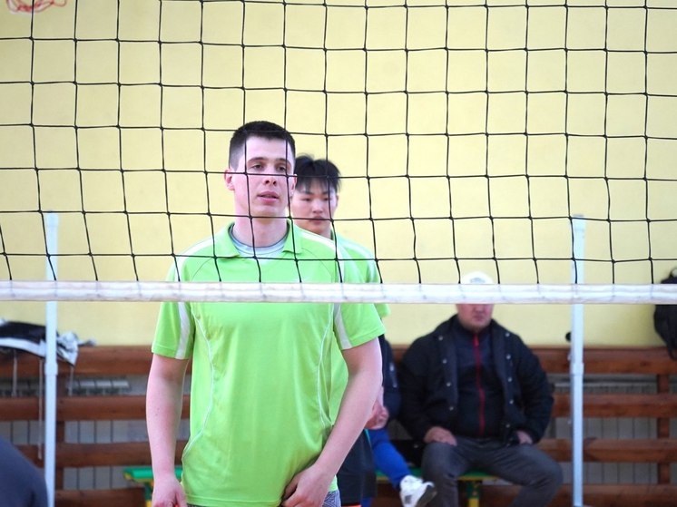 В Аниве прошел открытый турнир по волейболу среди мужчин