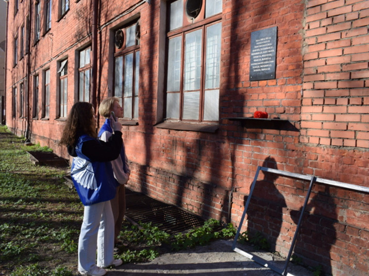 В Иванове волонтёры проверяют состояние памятных досок Героев Великой Отечественной войны