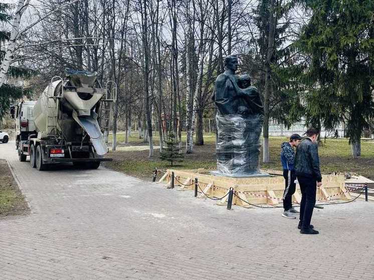 В Пензе ко Дню Победы проходит реставрация памятника «Проводы»