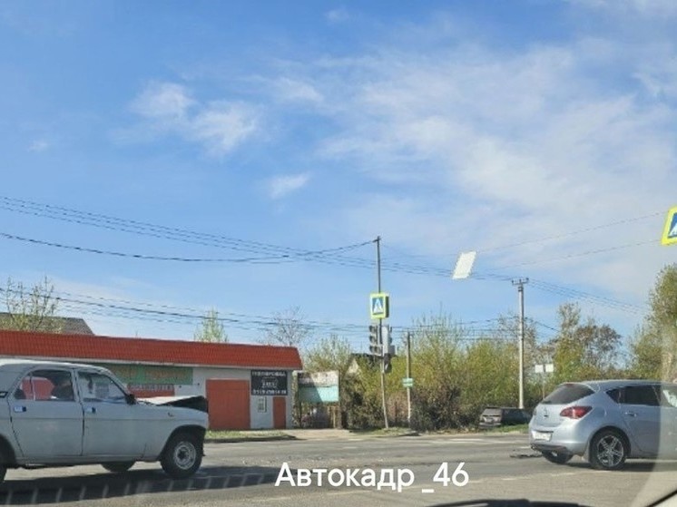 В Курске ДТП на проспекте Надежды Плевицкой собрало пробку в средней полосе