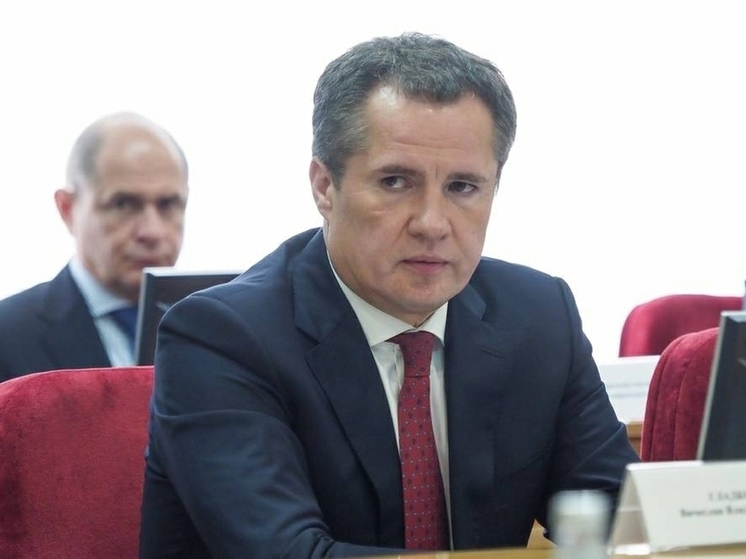 Гладков: между Щетиновкой и Октябрьским от атаки дронами ВСУ пострадал тракторист