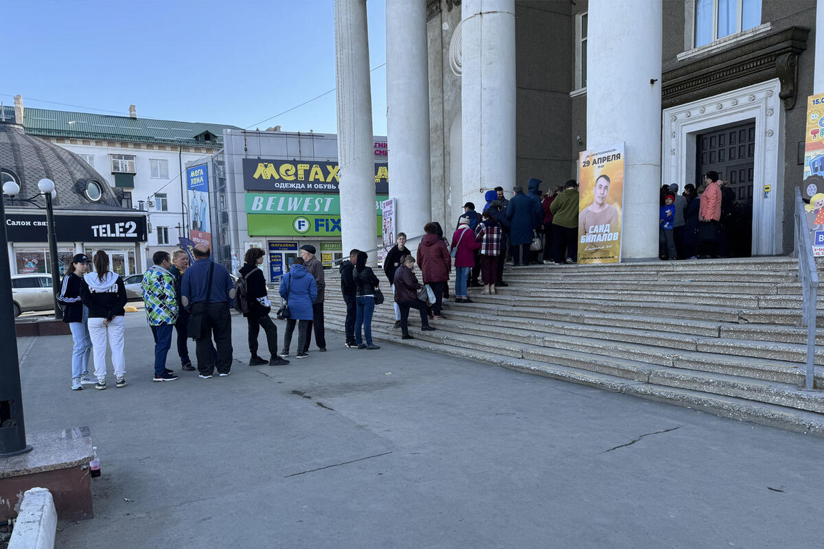 В Орске люди дерутся за гуманитарную помощь и не моются больше 10 дней - МК