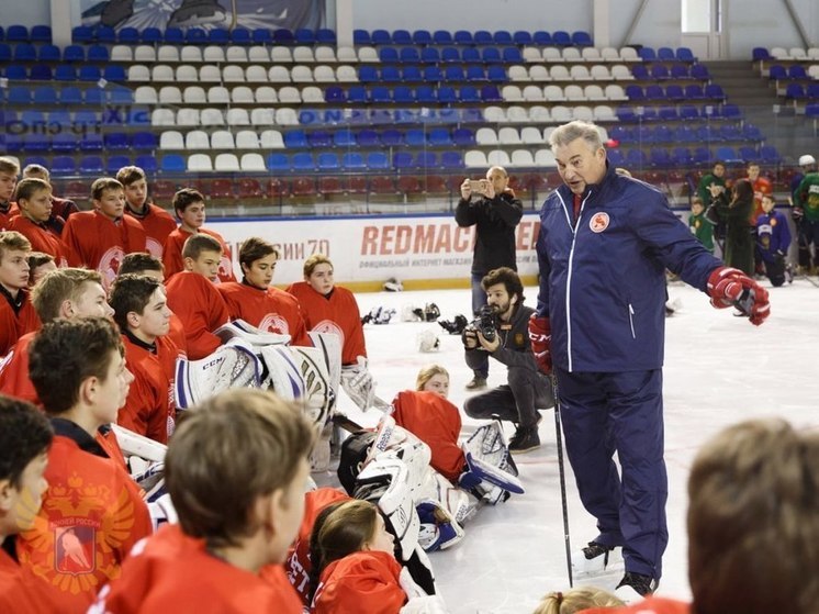 Легендарный вратарь даст мастер-класс юным хоккеистам Запорожской области