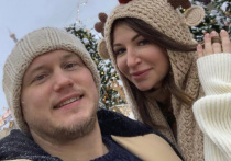 Предприниматель Алексей Блиновский, супруг блогера Елены Блиновской, действительно уехал в зону СВО, пишет Mash