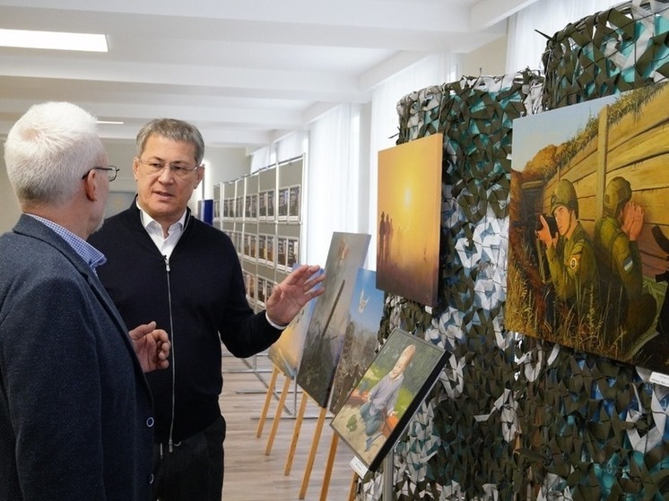 В Уфе проходит выставка художника, пишущего на тему СВО