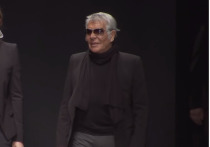 Знаменитый итальянский модельер Роберто Кавалли ушел из жизни в 83 года после продолжительной болезни, сообщила Neva.Today.