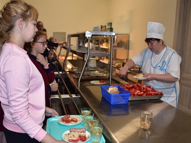 Владимирские школьники хотят питаться пельменями и сырниками