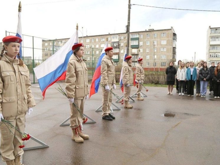 В Тверской области открыли мемориальную доску в память о погибшем на СВО бойце
