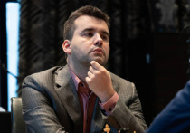 Российский гроссмейстер Ян Непомнящий сыграл вничью с азербайджанцем Ниджатом Абасовым в партии восьмого тура турнира претендентов в канадском Торонто.
