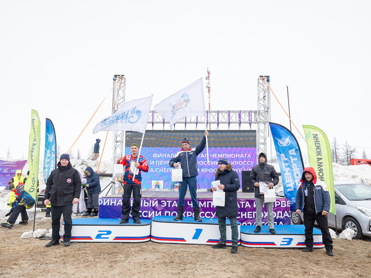 Житель Новосибирска стал абсолютным чемпионом РФ по гонкам на снегоходах