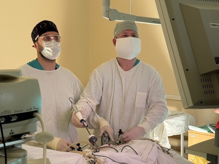 Хирурги Центра «Семашко» впервые в Поморье выполнили лапароскопическую операцию на мочевом пузыре