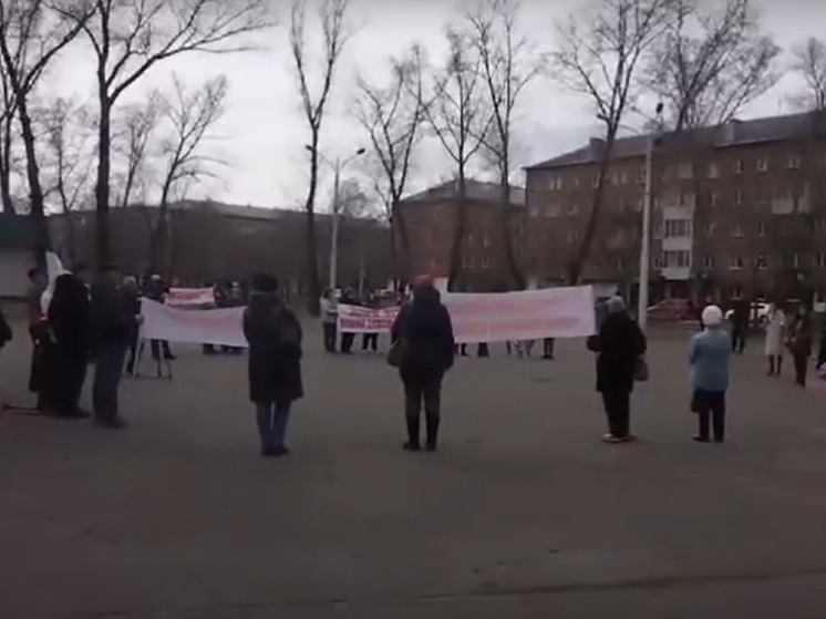 Жители района «Полярный» столицы Хакасии вышли с плакатами против сноса домов
