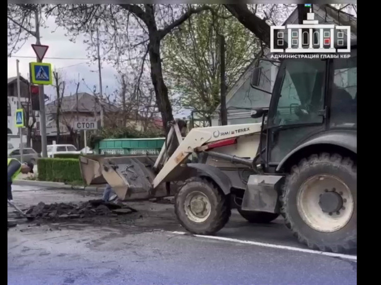 В Нальчике продолжают убирать улицы от последствий града