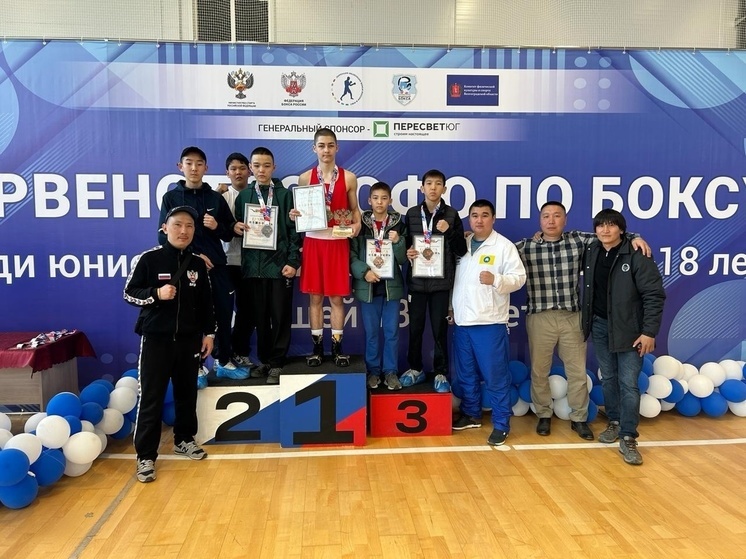 Калмыцкие боксеры завоевали медали на первенстве округа