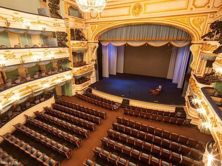 Ксения Собчак признала Иркутский драматический театр одним из самых красивых в России
