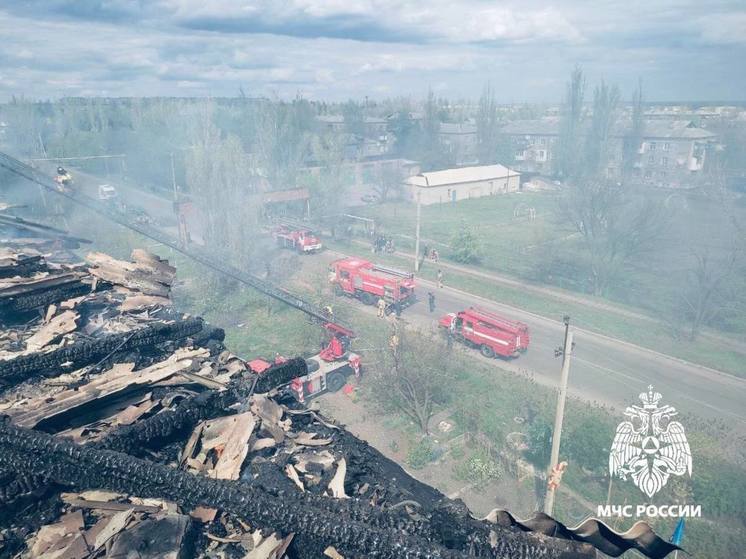Двадцать человек эвакуировали из горящего дома в Кировском