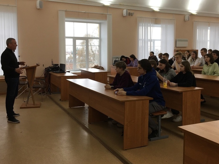 Ярославским студентам рассказали, чем чреват "легкий" заработок