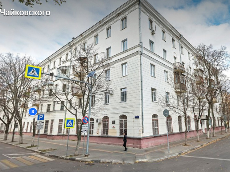 Выпавшей с пятого этажа жительнице Воронежа удалось выжить