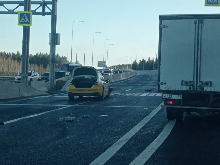 На новой развязке шоссе под Тверью произошло ДТП