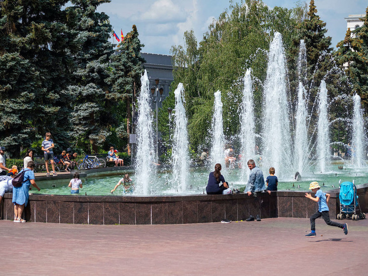 В Челябинске на площади Революции запланирован запуск светомузыкального фонтана
